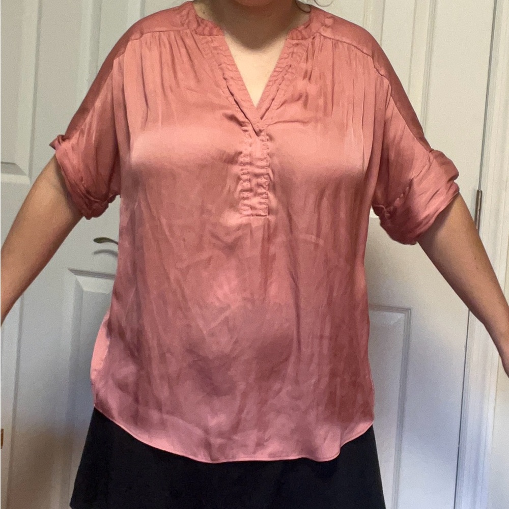 Joan Vass New York silky pink short sleeved shirt size medium